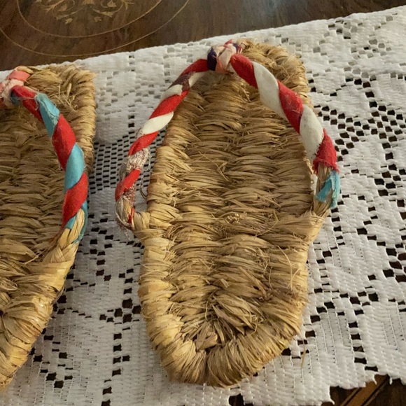 2 for $10 Japanese Bamboo Sandals - Picture 3 of 5